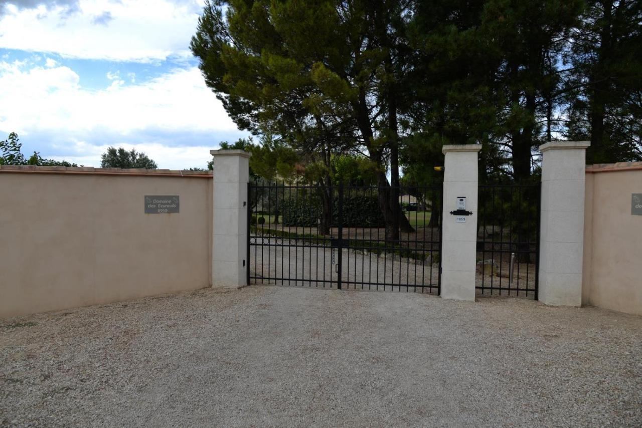 Domaine Des Ecureuils Bed & Breakfast Carpentras Exterior photo